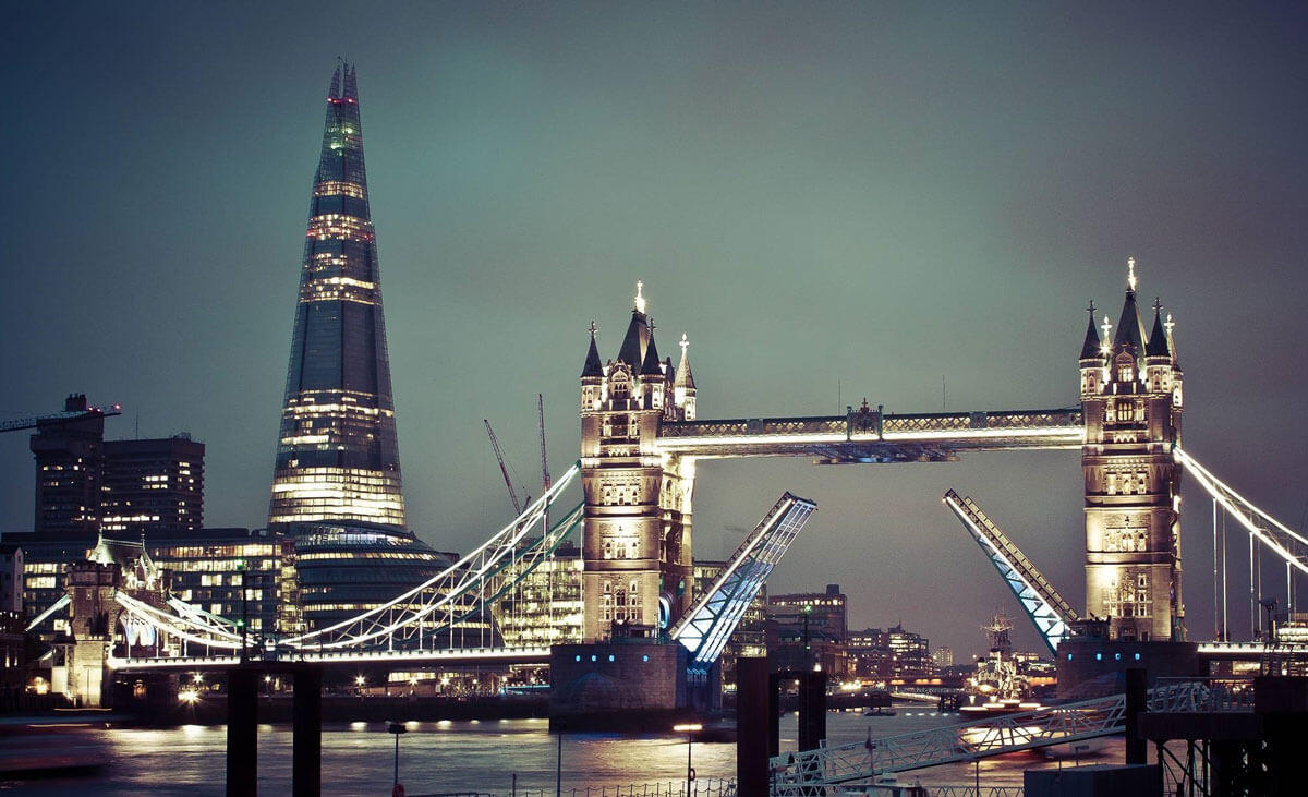 London, a powerful mix between the past and the future